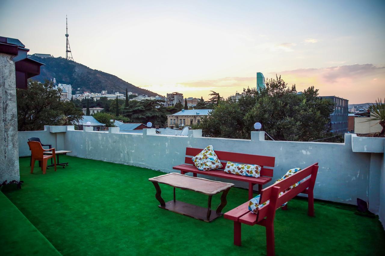 Guest House Sky Plus Tiflis Exterior foto